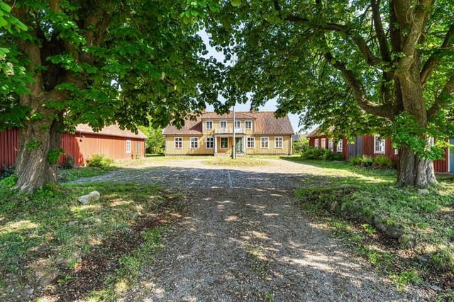 Front view of the estate