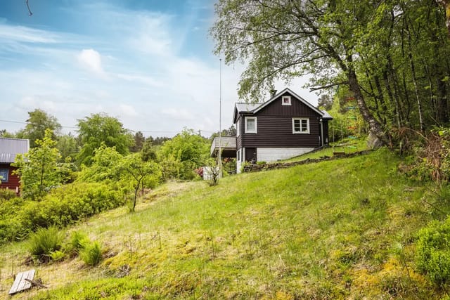 Charming cabin with a rural location on Askøy