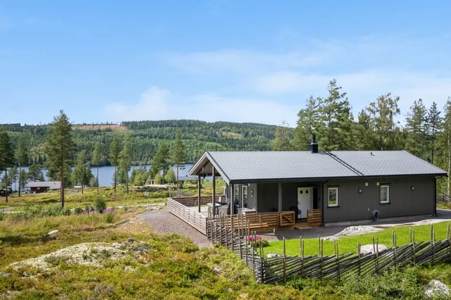 Welcome to Furusvingen 4, a holiday home on a spacious plot.