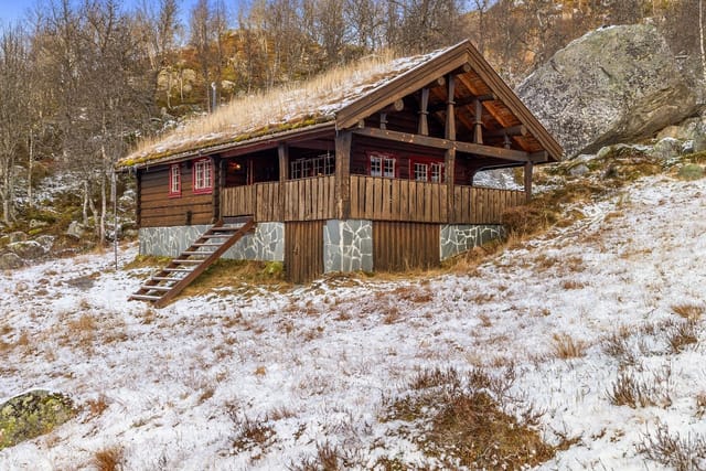 Welcome to Donsen and Solheimsdalen 738 - A solid, handcrafted and distinctive cabin from Sirdal Håndlaft with scenic and secluded location