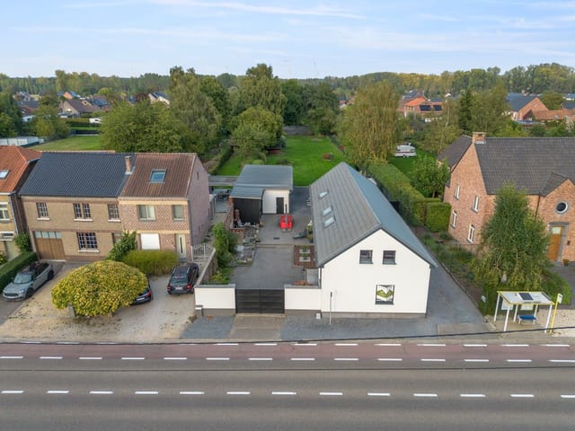 Front view of Holt 75, Bilzen Hoeselt