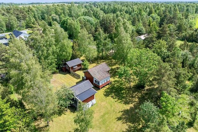 Front view of the summer cottage