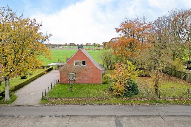 Front view of Zum Sportzentrum 54