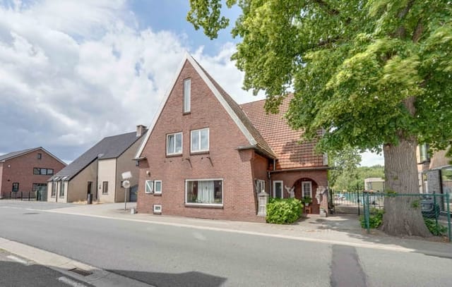 Front view of Daalbroekstraat 36, Lanaken