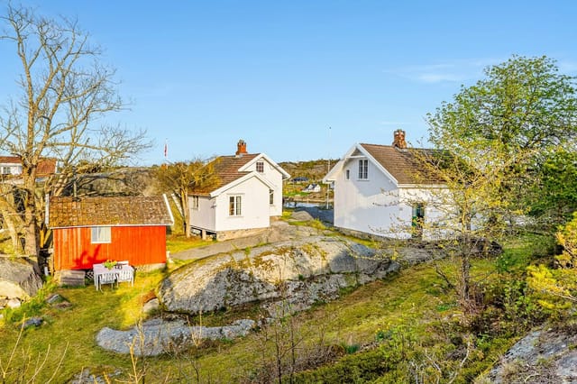 Welcome to Ormeletveien 162 – a charming leisure property in exceptionally idyllic surroundings.