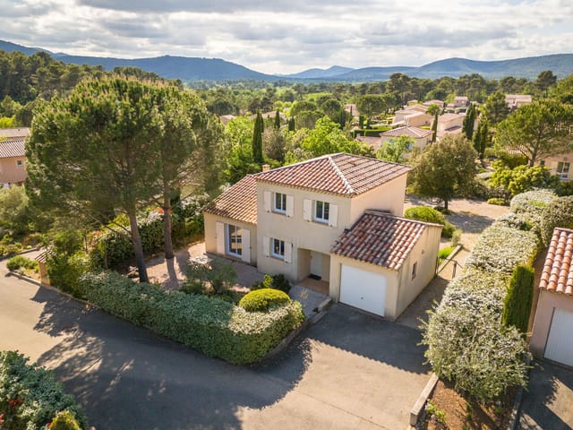 Front view of Le Jardin du Golf 39