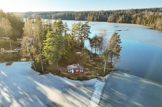 Lakeside view of the holiday home