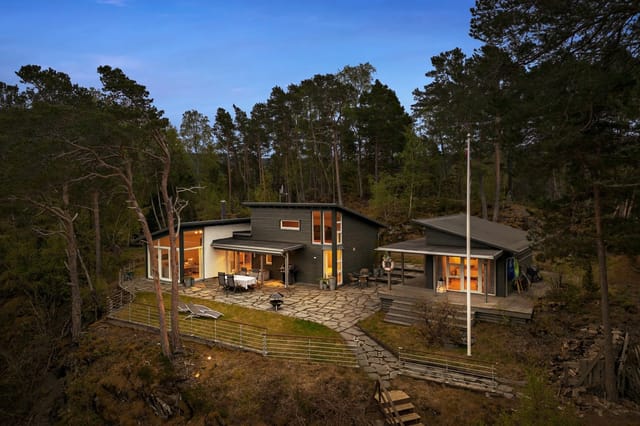 Welcome to Sandvikvegen 376 - a rare gem of a holiday property.