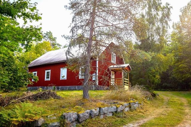 Front view of the property