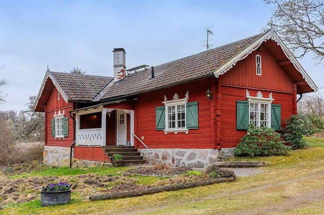 Exterior view of the house and garden