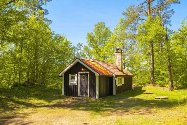 Cabin exterior view