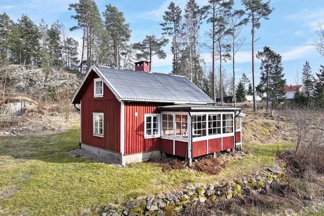 Front view of the cottage