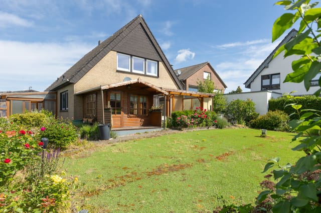 Front view of Urgrabenstrasse 35