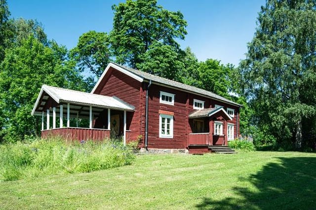 Front view of the country home