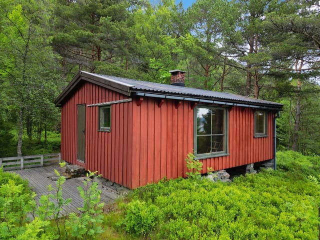 Lensvikveien 526. Leisure property with stunning views, cabin, storehouse, and outbuilding