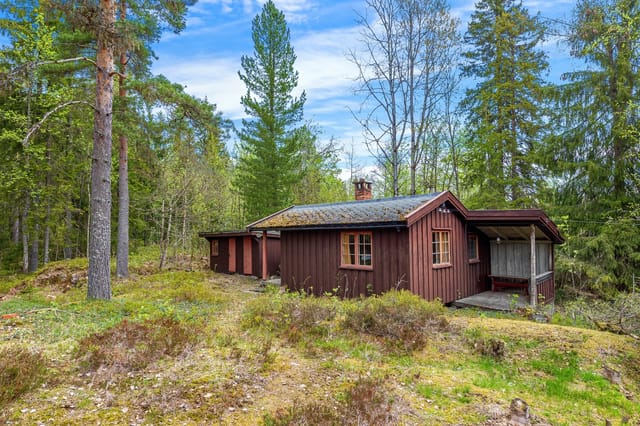 The cabin is centrally located and is the last property before the parking lot at Vestmarksetra
