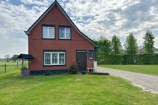 Front view of Meerledorp 84