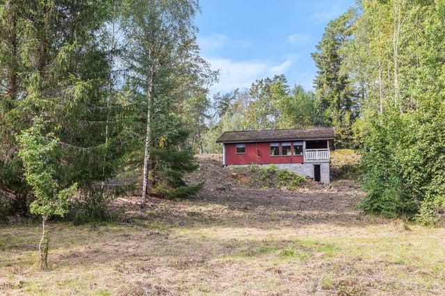 Exterior view of the holiday home and lot