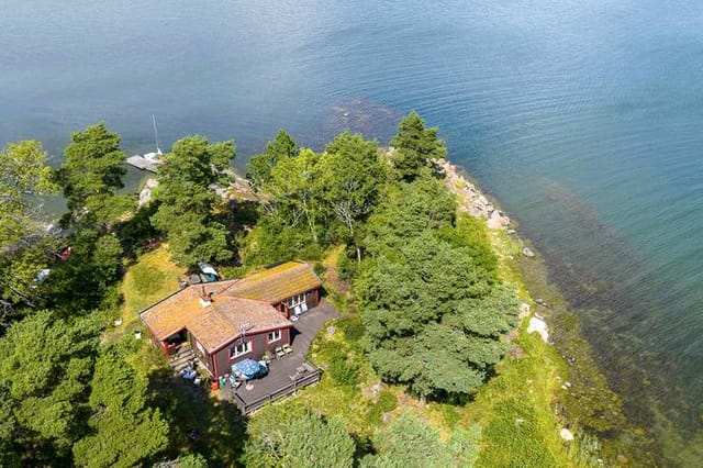 Main house and sea view