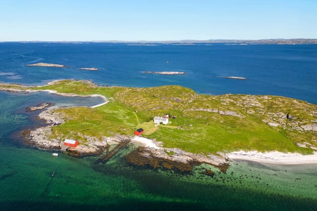 Overview of the island group presented by Aktiv Eiendomsmegling