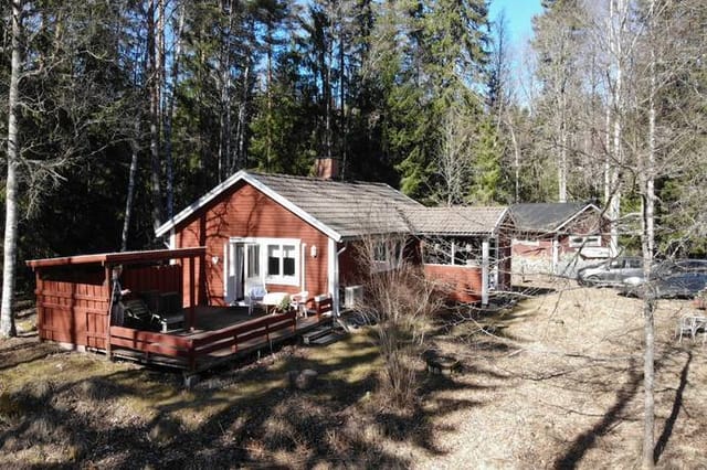 Exterior view of the house and garden