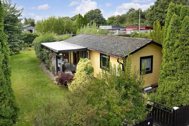 Exterior view of the cottage and garden