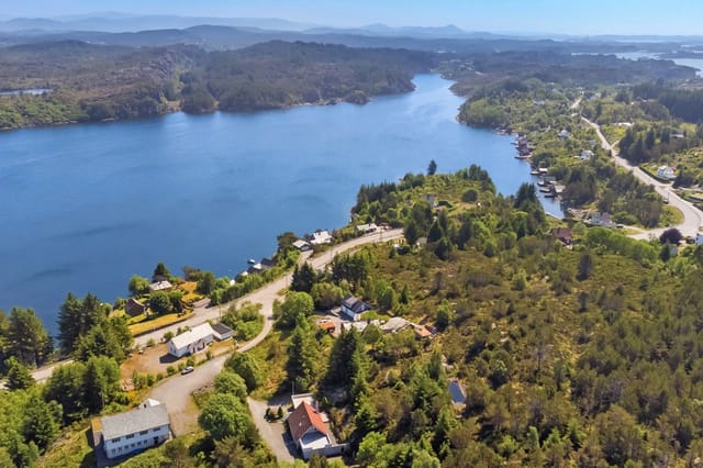 Eiendomsmegler 1 ved Trude Gunnlaugsson-Gravdal har gleden av å presentere denne flotte eiendommen!