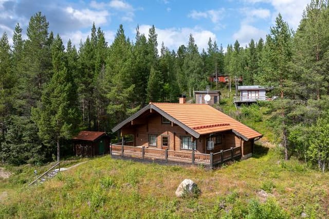 Exterior view of the cabin