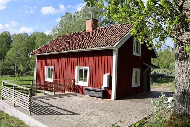 Exterior view of the house and garden