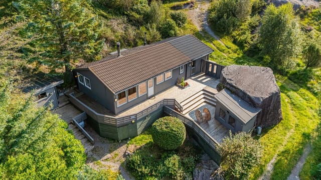 Welcome to Mjølhusvegen 233, presented by Aktiv Eiendomsmegling Jæren v/Anne Kristine Undheim. Photo: Asle Haukland