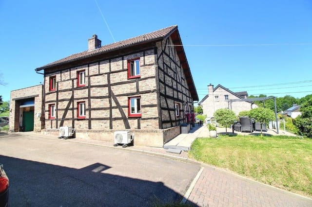 Front view of Sinnich 42