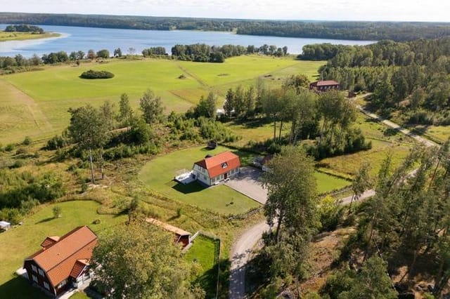 6-room Farmhouse without agriculture at Hällen 25 Håbo Municipality