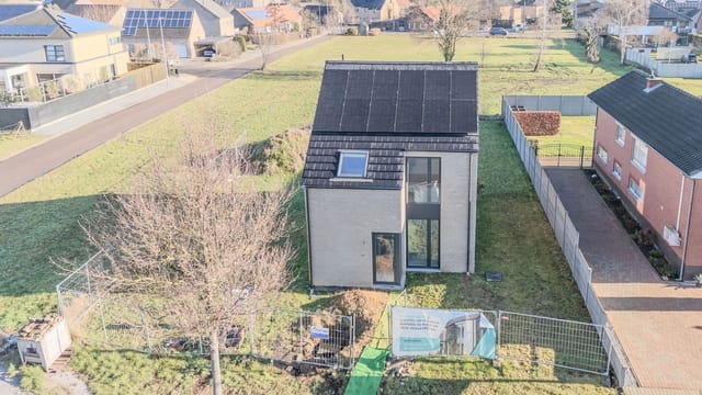 Front view of Heerbaan 40, Maaseik