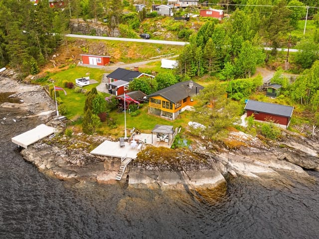 Welcome to Vestsidevegen 3190. A dream leisure property.