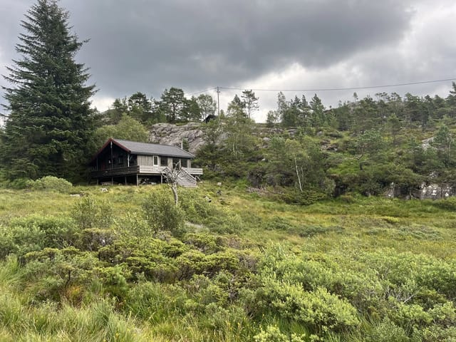 Presented by EiendomsMegler1 v/ Torill Kalsaas: Cabin by Giljastølsvatnet