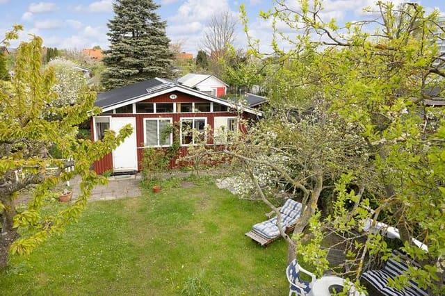 Exterior view of the cottage and garden
