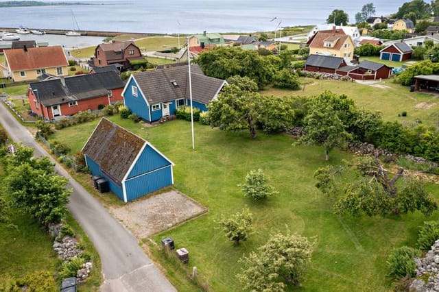 Front view of the house and garden