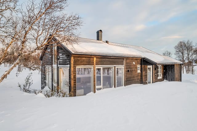 Welcome to Tverrveien 12 - A newly built cabin with a consistently pristine standard in scenic surroundings.