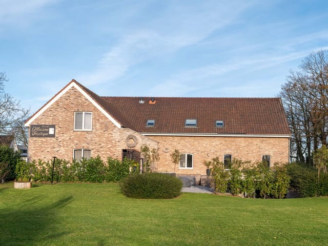 Front view of Hubesheide 1, Bree