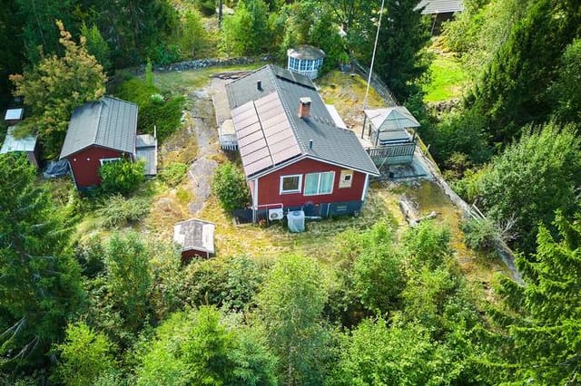 Cottage exterior view