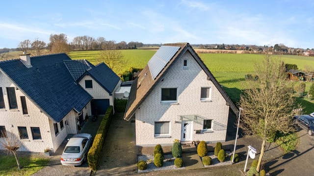 Front view of Boeckelterweg 196