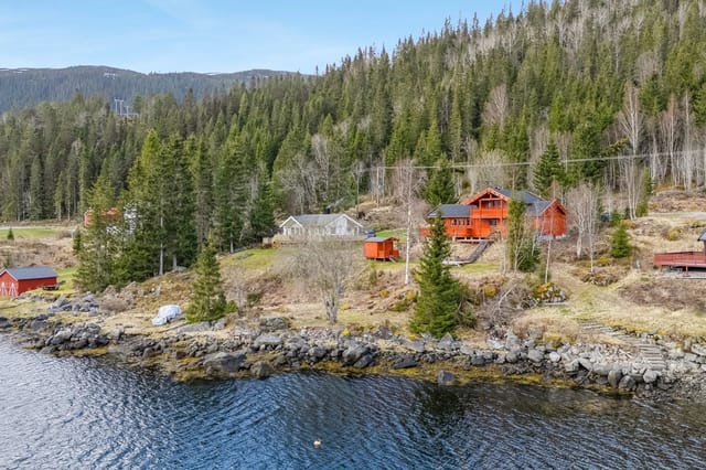 Welcome to Trongsundvegen 58 – a beautiful cabin attractively located in Trongsundet