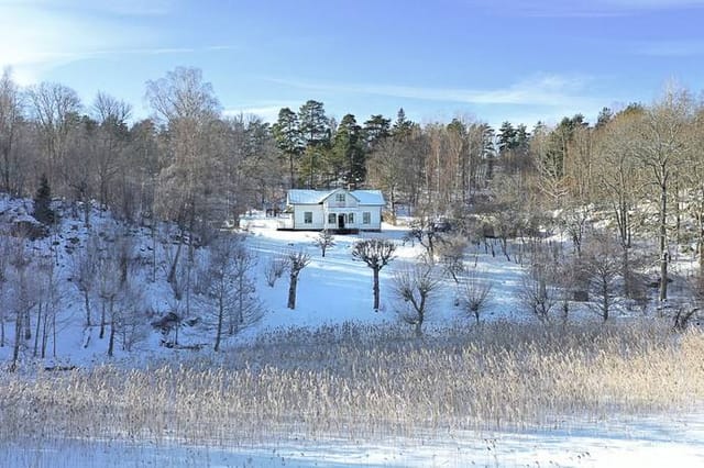 Front view of the property