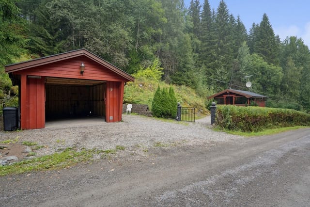 Welcome to Malmervegen 89 - Well-maintained and cozy cabin with garage!