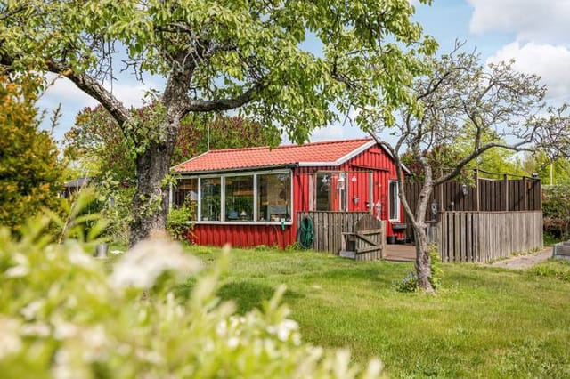 Exterior view of the cottage and garden