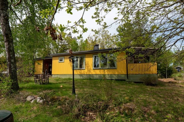 Front view of the summer cottage