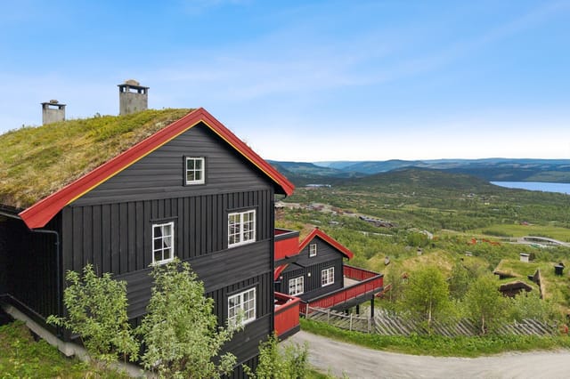 Welcome to Bjødnabakkgoto 21 - a holiday apartment, elevated and attractively located with beautiful views!