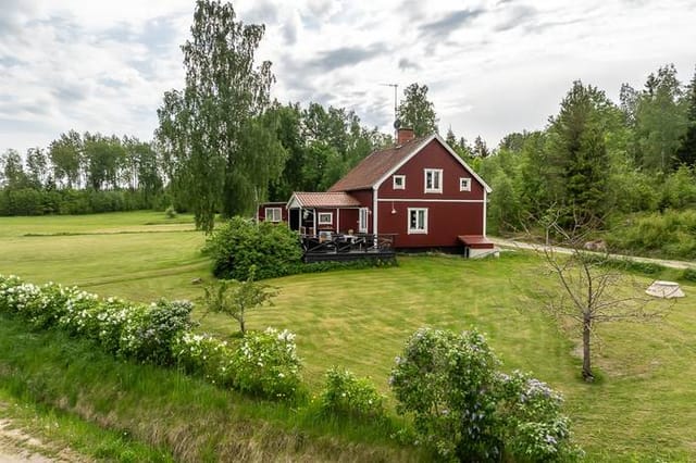 3 rooms Farm without agriculture at Skattmansö 151 Heby municipality