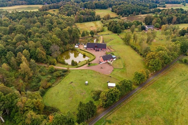 Main house and stables, Östra Nyrup 123