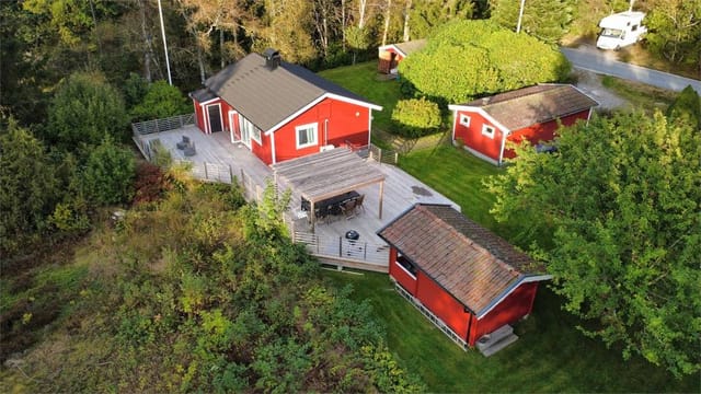 Front view of the house and garden